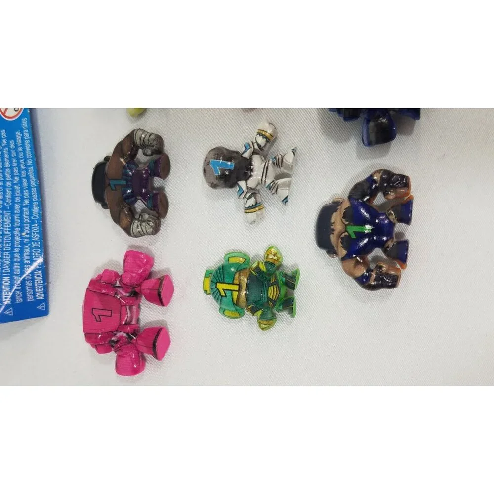 Million Warriors 20-Pack Blind Bag Collection With Launcher Mini Figures